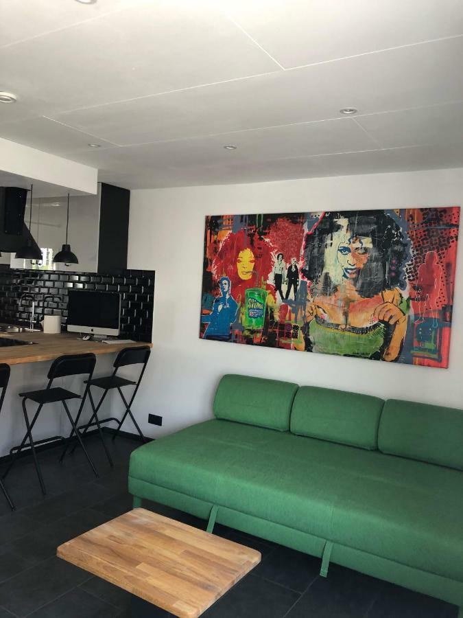 Froissart Studio Apartment ชิเมย์ ภายนอก รูปภาพ